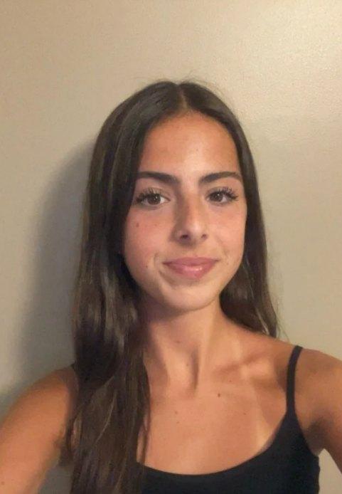 Portrait de Laura, pôle administratif & logistique